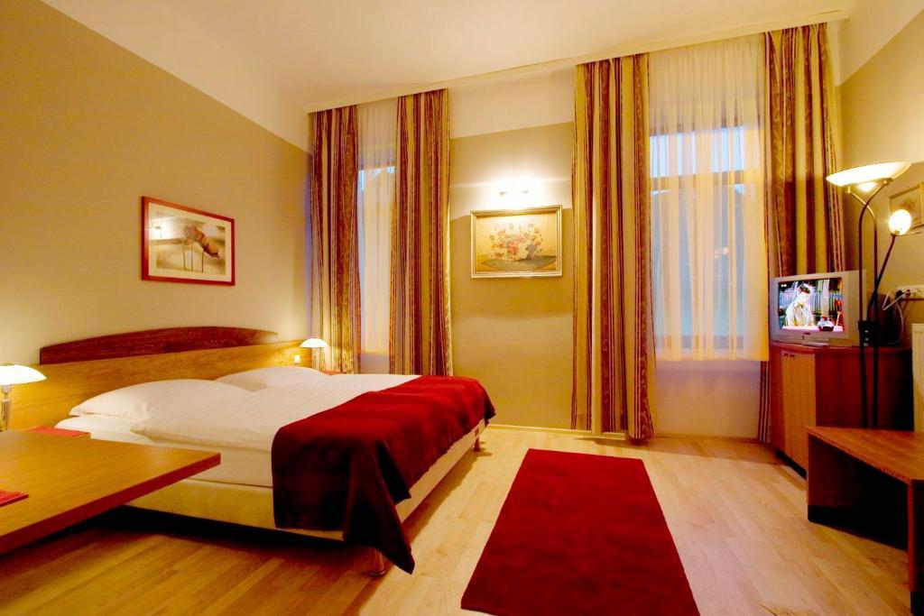 Hotel Garni - Gasthof Pillgrab Sankt Valentin Exterior foto