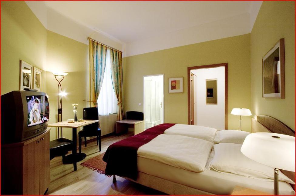 Hotel Garni - Gasthof Pillgrab Sankt Valentin Habitación foto